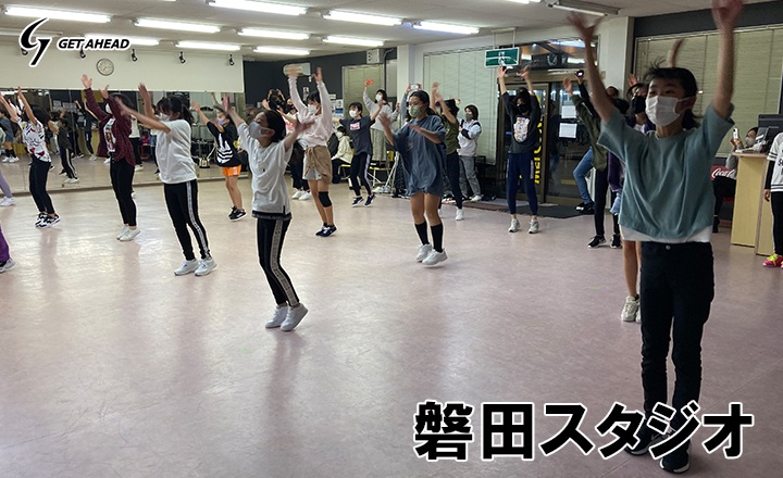 Hiphopジュニアのクラスです かっこいい振付が進んでいきます 大人数でのダンスはやっぱり迫力がありますね 磐田スタジオ 浜松ダンススクール ゲットアヘッド